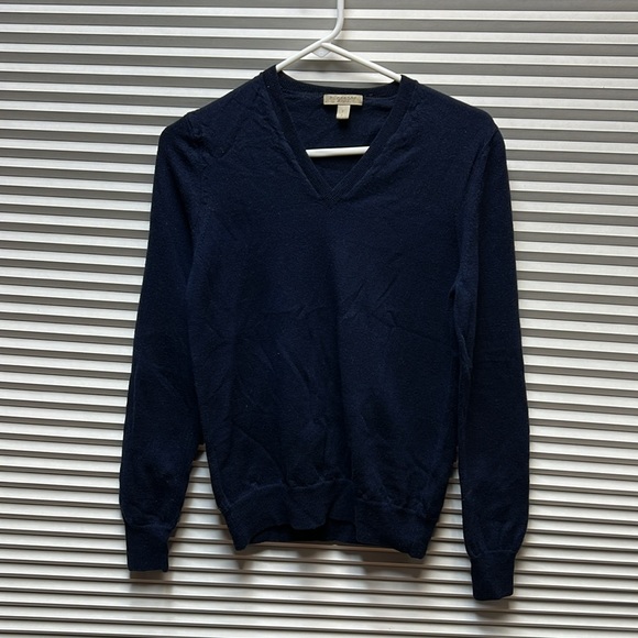 Burberry Top size SP (Authentic) - Picture 4 of 12